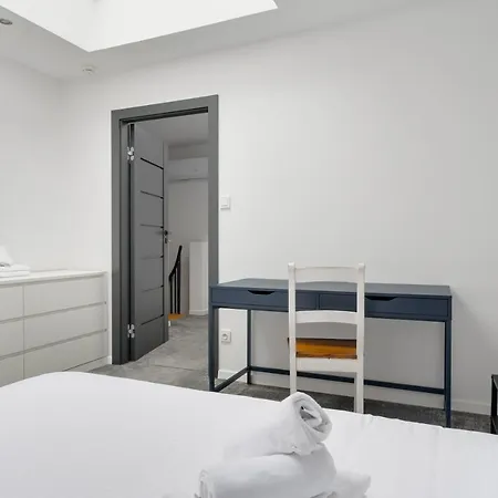 Nadolnik 2-bedroom By Bookinghost * Poznań