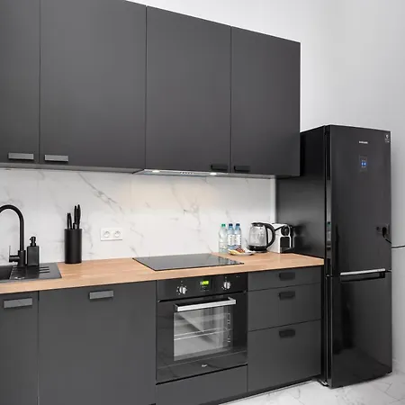 Nadolnik 2-bedroom Apartment *