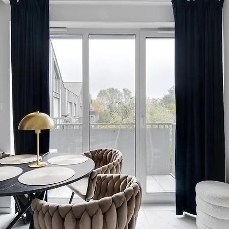 Nadolnik 2-bedroom Apartment *