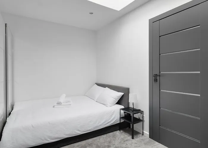 Nadolnik 2-bedroom By Bookinghost Poznan